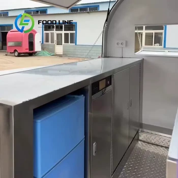 Remorque de nourriture de Concession Mobile, chariot de nourriture Commercial, camion pour ventilures extérieures personnalisées