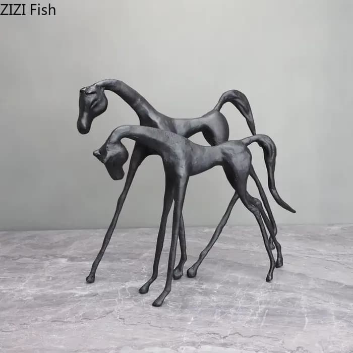 Sculpture créative en fonte cheval rouge foncé, Sculpture d'animal, ornement de bureau, décoration de salon, cadeau de décoration pour la maison