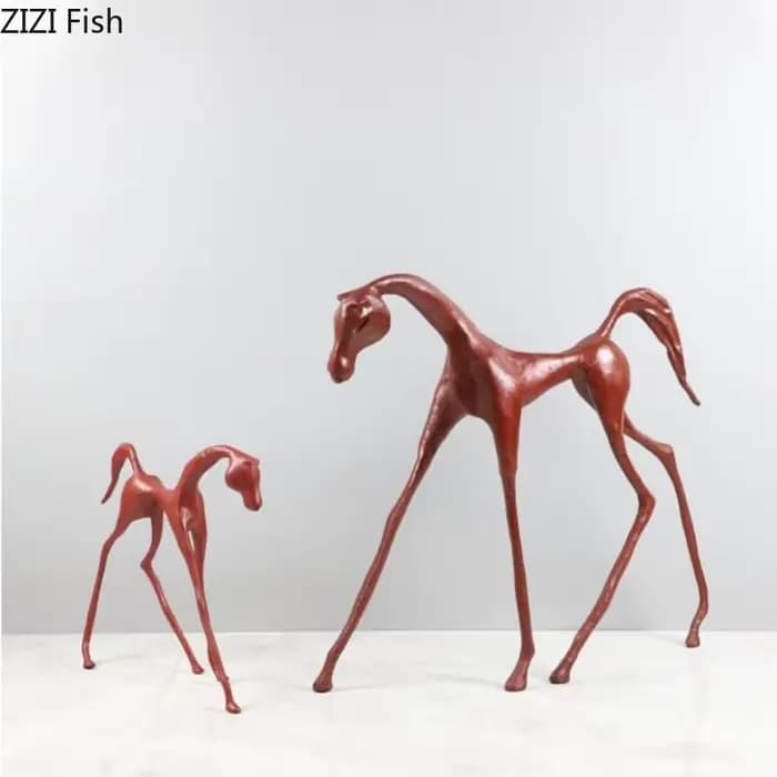 Sculpture créative en fonte cheval rouge foncé, Sculpture d'animal, ornement de bureau, décoration de salon, cadeau de décoration pour la maison