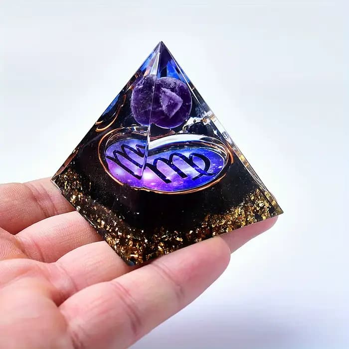 Pyramide d'orgone de douze signes du zodiaque avec améthyste pour la décoration de la maison, idée cadeau unique pour la famille et les amis