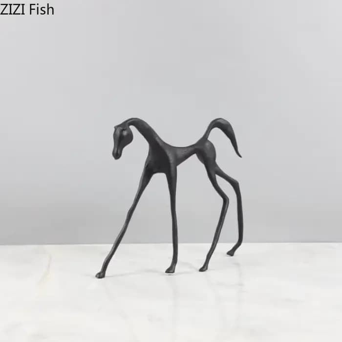Sculpture créative en fonte cheval rouge foncé, Sculpture d'animal, ornement de bureau, décoration de salon, cadeau de décoration pour la maison