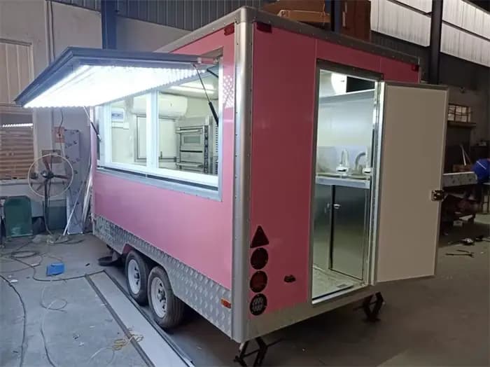 Remorque de restauration mobile personnalisée aux normes américaines avec grill et friteuse, prix abordable, à vendre