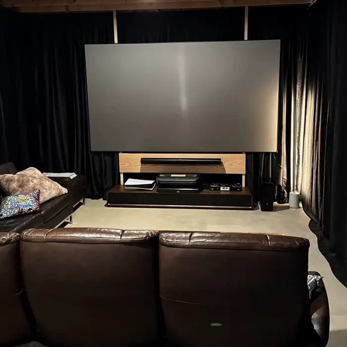 Écran de projection ALR UST pour cinéma maison